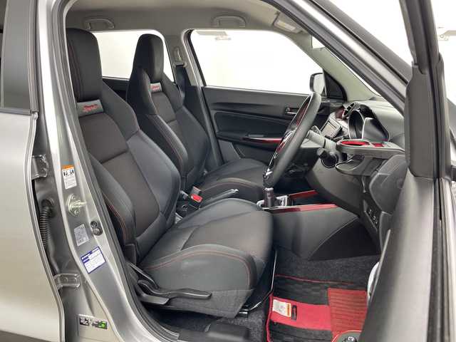 スズキ スイフト スポーツ セーフティPKG 愛知県 2020(令2)年 6.5万km プレミアムシルバーメタリック 純正8インチナビ【CN-RZ853】/（Bluetooth・CD・DVD・フルセグ・USB）/レーダークルーズコントロール/全方位カメラ/フルエアロ/レーンキープアシスト/衝突軽減システム/前方ドライブレコーダー/ETC/D席シートヒーター/LEDヘッドライト/横滑り防止装置/フォグランプ/バックフォグ/純正フロアマット/プッシュスタート