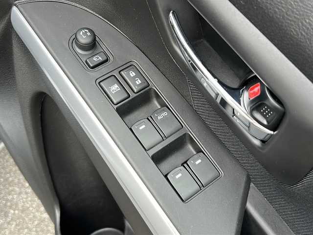 スズキ ＳＸ４ Ｓクロス 富山県 2019(平31)年 6.5万km クールホワイトパール 禁煙車　/ナビ　/フルセグ　/バックカメラ　/LEDヘッドライト　/クルーズコントロール　/パドルシフト　/スマートキー　/純正アルミホイール　/純正オーディオ　/ウィンカーミラー　/電動格納ミラー　/ETC　/プッシュスタート