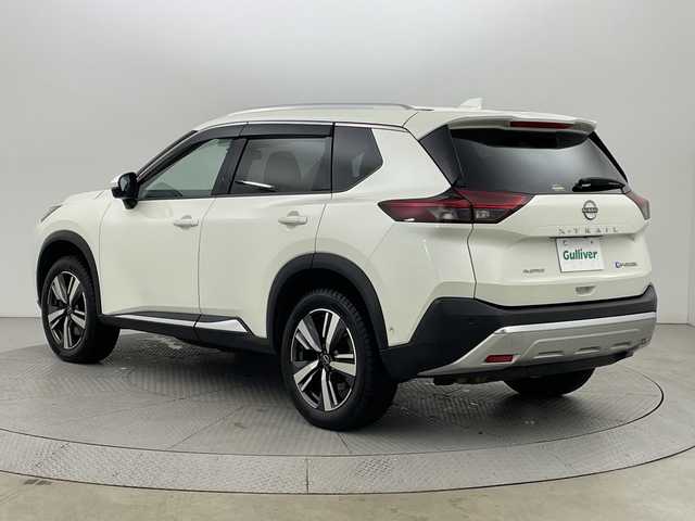日産 エクストレイル G e－4ORCE 新潟県 2022(令4)年 8.7万km ブリリアントホワイトパール 【４WD】/ワンオーナー/プロイパイロット/純正メモリーナビ/全方位カメラ/フルセグ＆ＢＴ/タンレザー/サンルーフ/ＢＯＳＥサウンド/デジタルインナーミラー/純正１９インチアルミ/ＲＡＹＳ１９インチアルミ車載/ＬＥＤ/フォグ/ＥＴＣ/スマートキー/スペアキー/ドライブレコーダー/ルーフレール/シートヒーター/パワーシート/保証書＆整備手帳＆取説