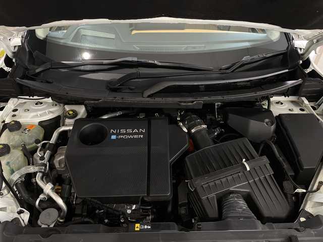 日産 エクストレイル G e－4ORCE 新潟県 2022(令4)年 8.7万km ブリリアントホワイトパール 【４WD】/ワンオーナー/プロイパイロット/純正メモリーナビ/全方位カメラ/フルセグ＆ＢＴ/タンレザー/サンルーフ/ＢＯＳＥサウンド/デジタルインナーミラー/純正１９インチアルミ/ＲＡＹＳ１９インチアルミ車載/ＬＥＤ/フォグ/ＥＴＣ/スマートキー/スペアキー/ドライブレコーダー/ルーフレール/シートヒーター/パワーシート/保証書＆整備手帳＆取説