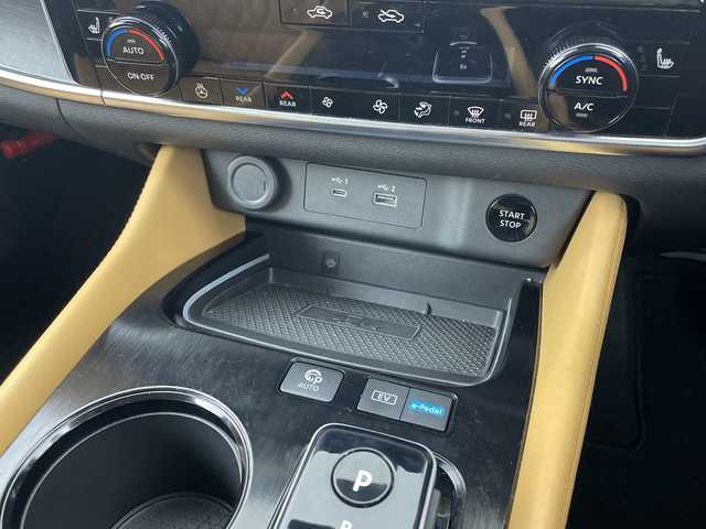 日産 エクストレイル G e－4ORCE 新潟県 2022(令4)年 8.7万km ブリリアントホワイトパール 【４WD】/ワンオーナー/プロイパイロット/純正メモリーナビ/全方位カメラ/フルセグ＆ＢＴ/タンレザー/サンルーフ/ＢＯＳＥサウンド/デジタルインナーミラー/純正１９インチアルミ/ＲＡＹＳ１９インチアルミ車載/ＬＥＤ/フォグ/ＥＴＣ/スマートキー/スペアキー/ドライブレコーダー/ルーフレール/シートヒーター/パワーシート/保証書＆整備手帳＆取説