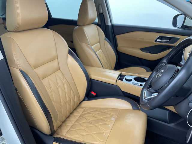 日産 エクストレイル G e－4ORCE 新潟県 2022(令4)年 8.7万km ブリリアントホワイトパール 【４WD】/ワンオーナー/プロイパイロット/純正メモリーナビ/全方位カメラ/フルセグ＆ＢＴ/タンレザー/サンルーフ/ＢＯＳＥサウンド/デジタルインナーミラー/純正１９インチアルミ/ＲＡＹＳ１９インチアルミ車載/ＬＥＤ/フォグ/ＥＴＣ/スマートキー/スペアキー/ドライブレコーダー/ルーフレール/シートヒーター/パワーシート/保証書＆整備手帳＆取説