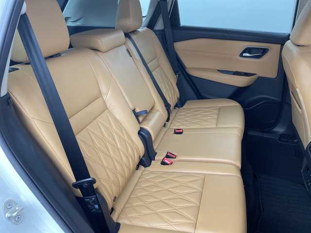 日産 エクストレイル G e－4ORCE 新潟県 2022(令4)年 8.7万km ブリリアントホワイトパール 【４WD】/ワンオーナー/プロイパイロット/純正メモリーナビ/全方位カメラ/フルセグ＆ＢＴ/タンレザー/サンルーフ/ＢＯＳＥサウンド/デジタルインナーミラー/純正１９インチアルミ/ＲＡＹＳ１９インチアルミ車載/ＬＥＤ/フォグ/ＥＴＣ/スマートキー/スペアキー/ドライブレコーダー/ルーフレール/シートヒーター/パワーシート/保証書＆整備手帳＆取説