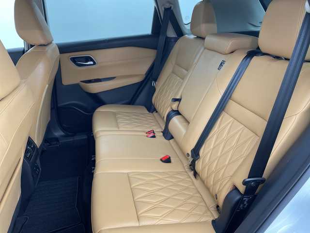 日産 エクストレイル G e－4ORCE 新潟県 2022(令4)年 8.7万km ブリリアントホワイトパール 【４WD】/ワンオーナー/プロイパイロット/純正メモリーナビ/全方位カメラ/フルセグ＆ＢＴ/タンレザー/サンルーフ/ＢＯＳＥサウンド/デジタルインナーミラー/純正１９インチアルミ/ＲＡＹＳ１９インチアルミ車載/ＬＥＤ/フォグ/ＥＴＣ/スマートキー/スペアキー/ドライブレコーダー/ルーフレール/シートヒーター/パワーシート/保証書＆整備手帳＆取説