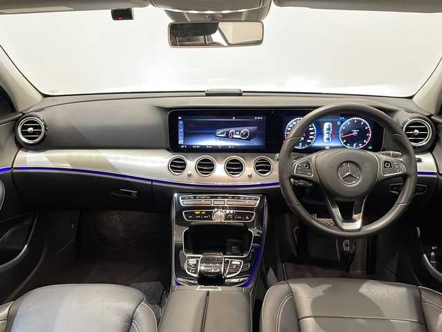 メルセデス・ベンツ Ｅ２００ 4マチック アバンギャルド 新潟県 2018(平30)年 3.2万km ダイヤモンドホワイト エクスクルーシブパッケージ/・Burmesterサラウンドサウンドシステム/・エアバランスパッケージ/・自動開閉トランクリッド/・シートヒーター（後席）/レーダーセーフティパッケージ/・アクティブディスタンスアシスト・ディストロニック/・アクティブステアリングアシスト/・アクティブブレーキアシスト/・PRE-SAFEプラス（被害軽減ブレーキ付後方衝突警告システム）/360°カメラシステム/メモリー付パワーシート/マルチファンクションステアリング（パドルシフト付）/HDDナビ/・Bluetooth/・フルセグ/AM/FM/ドライブレコーダー/ETC2.0/アイドリングストップ/プッシュスタート