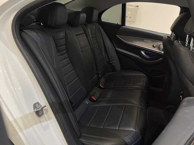 メルセデス・ベンツ Ｅ２００ 4マチック アバンギャルド 新潟県 2018(平30)年 3.2万km ダイヤモンドホワイト エクスクルーシブパッケージ/・Burmesterサラウンドサウンドシステム/・エアバランスパッケージ/・自動開閉トランクリッド/・シートヒーター（後席）/レーダーセーフティパッケージ/・アクティブディスタンスアシスト・ディストロニック/・アクティブステアリングアシスト/・アクティブブレーキアシスト/・PRE-SAFEプラス（被害軽減ブレーキ付後方衝突警告システム）/360°カメラシステム/メモリー付パワーシート/マルチファンクションステアリング（パドルシフト付）/HDDナビ/・Bluetooth/・フルセグ/AM/FM/ドライブレコーダー/ETC2.0/アイドリングストップ/プッシュスタート