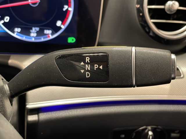 メルセデス・ベンツ Ｅ２００ 4マチック アバンギャルド 新潟県 2018(平30)年 3.2万km ダイヤモンドホワイト エクスクルーシブパッケージ/・Burmesterサラウンドサウンドシステム/・エアバランスパッケージ/・自動開閉トランクリッド/・シートヒーター（後席）/レーダーセーフティパッケージ/・アクティブディスタンスアシスト・ディストロニック/・アクティブステアリングアシスト/・アクティブブレーキアシスト/・PRE-SAFEプラス（被害軽減ブレーキ付後方衝突警告システム）/360°カメラシステム/メモリー付パワーシート/マルチファンクションステアリング（パドルシフト付）/HDDナビ/・Bluetooth/・フルセグ/AM/FM/ドライブレコーダー/ETC2.0/アイドリングストップ/プッシュスタート