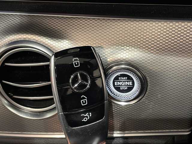 メルセデス・ベンツ Ｅ２００ 4マチック アバンギャルド 新潟県 2018(平30)年 3.2万km ダイヤモンドホワイト エクスクルーシブパッケージ/・Burmesterサラウンドサウンドシステム/・エアバランスパッケージ/・自動開閉トランクリッド/・シートヒーター（後席）/レーダーセーフティパッケージ/・アクティブディスタンスアシスト・ディストロニック/・アクティブステアリングアシスト/・アクティブブレーキアシスト/・PRE-SAFEプラス（被害軽減ブレーキ付後方衝突警告システム）/360°カメラシステム/メモリー付パワーシート/マルチファンクションステアリング（パドルシフト付）/HDDナビ/・Bluetooth/・フルセグ/AM/FM/ドライブレコーダー/ETC2.0/アイドリングストップ/プッシュスタート