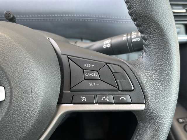 日産 セレナ ハイウェイスター V 静岡県 2020(令2)年 2.8万km ブリリアントホワイトパール 社外ナビ/・FM/AM/・SD/・iPod/・フルセグTV/・USB/・Bluetooth/・MEMORY Music/・Blu-ray Disc/主要装備/・アラウンドビューモニター/・ＥＴＣ/・フリップダウンモニター/・衝突被害軽減ブレーキ/・リアオートエアコン/・ドライブレコーダー/・アイドリングストップ/・両側パワスラ/・クリアランスソナー/・ＬＥＤライト/・ハイビームアシスト/・サイドカーテンエアバッグ