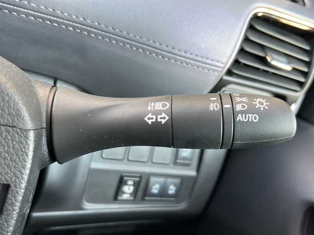 日産 セレナ ハイウェイスター V 静岡県 2020(令2)年 2.8万km ブリリアントホワイトパール 社外ナビ/・FM/AM/・SD/・iPod/・フルセグTV/・USB/・Bluetooth/・MEMORY Music/・Blu-ray Disc/主要装備/・アラウンドビューモニター/・ＥＴＣ/・フリップダウンモニター/・衝突被害軽減ブレーキ/・リアオートエアコン/・ドライブレコーダー/・アイドリングストップ/・両側パワスラ/・クリアランスソナー/・ＬＥＤライト/・ハイビームアシスト/・サイドカーテンエアバッグ