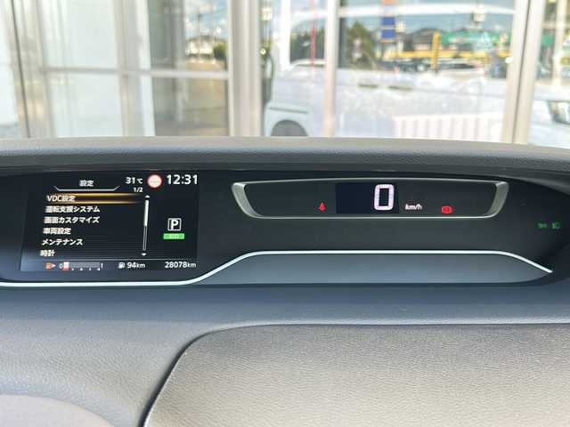 日産 セレナ ハイウェイスター V 静岡県 2020(令2)年 2.8万km ブリリアントホワイトパール 社外ナビ/・FM/AM/・SD/・iPod/・フルセグTV/・USB/・Bluetooth/・MEMORY Music/・Blu-ray Disc/主要装備/・アラウンドビューモニター/・ＥＴＣ/・フリップダウンモニター/・衝突被害軽減ブレーキ/・リアオートエアコン/・ドライブレコーダー/・アイドリングストップ/・両側パワスラ/・クリアランスソナー/・ＬＥＤライト/・ハイビームアシスト/・サイドカーテンエアバッグ