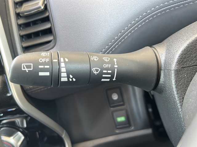 日産 セレナ ハイウェイスター V 静岡県 2020(令2)年 2.8万km ブリリアントホワイトパール 社外ナビ/・FM/AM/・SD/・iPod/・フルセグTV/・USB/・Bluetooth/・MEMORY Music/・Blu-ray Disc/主要装備/・アラウンドビューモニター/・ＥＴＣ/・フリップダウンモニター/・衝突被害軽減ブレーキ/・リアオートエアコン/・ドライブレコーダー/・アイドリングストップ/・両側パワスラ/・クリアランスソナー/・ＬＥＤライト/・ハイビームアシスト/・サイドカーテンエアバッグ