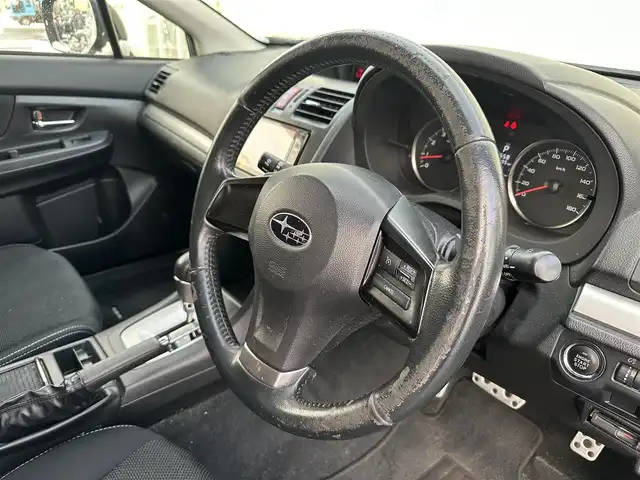 スバル インプレッサ ＸＶ 2．0i－L 道北・旭川 2013(平25)年 12.9万km クリスタルブラックシリカ (株)IDOMが運営する【じしゃロン旭川店】の自社ローン対象車両になります。こちらは現金ご利用時の価格です。自社ローンご希望の方は別途その旨お申付け下さい。/　/・純正ナビ(CD/DVD/BT/HDD/SD/フルセグ)/・バックカメラ/・ETC/・クルーズコントロール/・パドルシフト/・運転席パワーシート/・プッシュスタート/・スマートキー2個/・フォグランプ/・オートライト/・現車装着スタッドレスタイヤ 社外AW225/55R17/・取扱説明書