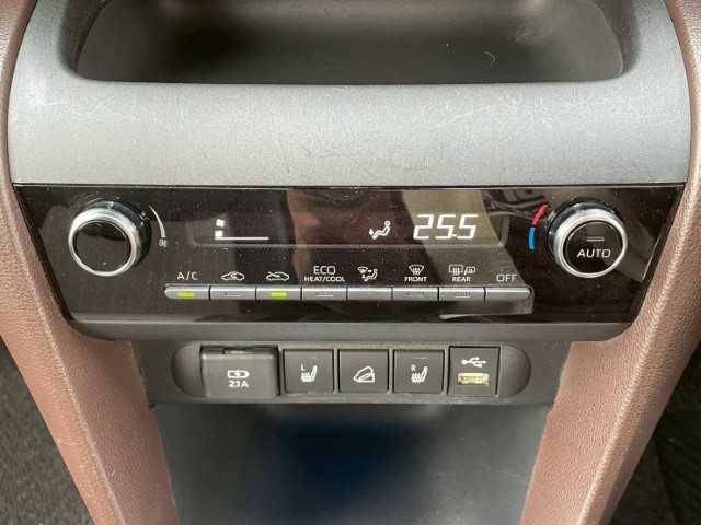 トヨタ ヤリスクロス ハイブリッド Z 岩手県 2021(令3)年 2.6万km ホワイトパールクリスタルシャイン BSM　/RCTA/RKSB/純正DAナビTV/パノラミックモニター/ETC/AC100V/HUD/CD/DVDデッキ/シートヒーター