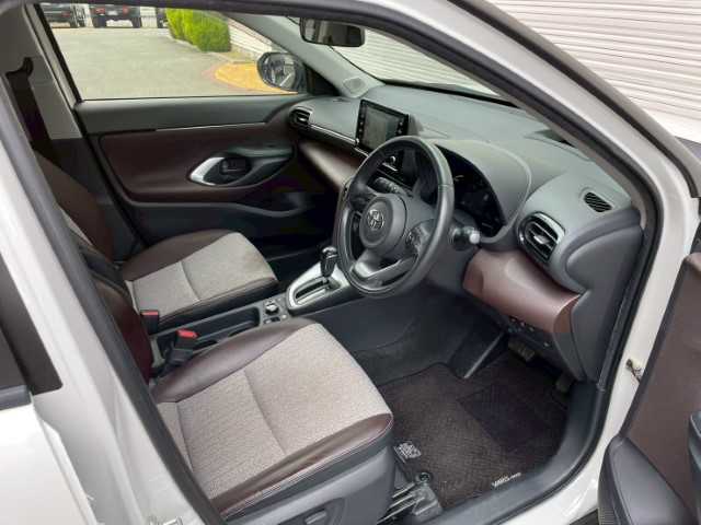 トヨタ ヤリスクロス ハイブリッド Z 岩手県 2021(令3)年 2.6万km ホワイトパールクリスタルシャイン BSM　/RCTA/RKSB/純正DAナビTV/パノラミックモニター/ETC/AC100V/HUD/CD/DVDデッキ/シートヒーター