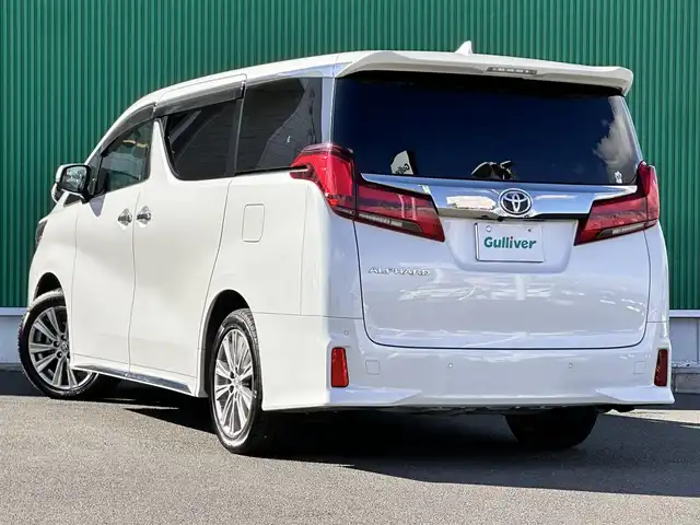 トヨタ アルファード S タイプゴールドⅢ 宮城県 2022(令4)年 5.8万km ホワイトパールクリスタルシャイン デジタルインナーミラー/セーフティセンス/・プリクラッシュセーフティ/・レーントレーシングアシスト/・ロードサインアシスト/・アダプティブハイビームシステム/・レーダークルーズコントロール（全車速追従機能付）/ブラインドスポットモニター/パーキングサポートブレーキ（後方接近車両/前後方静止物）/純正12インチフリップダウンモニター（V12T-R68C）/9インチディスプレイオーディオ/・ナビ機能付/・CD/DVDデッキ/・フルセグTV/バックカメラ/ビルトインETC2.0/ドライブレコーダー/AC100V/100W電源/電動リアゲート/両側パワースライドドア/ハーフレザーシート/革巻きステアリング/ステアリングスイッチ/LEDイルミネーション機能付ブラック加飾3眼LEDヘッドランプ/フォグランプ/オートライト/スマートキー＆プッシュスタート/スペアキー/電動格納ミラー/純正18インチAW/純正フロアマット/純正ドアバイザー/W/サイド/カーテンエアバッグ/取扱説明書/保証書