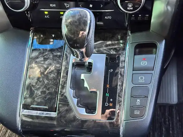 トヨタ アルファード S タイプゴールドⅢ 宮城県 2022(令4)年 5.8万km ホワイトパールクリスタルシャイン デジタルインナーミラー/セーフティセンス/・プリクラッシュセーフティ/・レーントレーシングアシスト/・ロードサインアシスト/・アダプティブハイビームシステム/・レーダークルーズコントロール（全車速追従機能付）/ブラインドスポットモニター/パーキングサポートブレーキ（後方接近車両/前後方静止物）/純正12インチフリップダウンモニター（V12T-R68C）/9インチディスプレイオーディオ/・ナビ機能付/・CD/DVDデッキ/・フルセグTV/バックカメラ/ビルトインETC2.0/ドライブレコーダー/AC100V/100W電源/電動リアゲート/両側パワースライドドア/ハーフレザーシート/革巻きステアリング/ステアリングスイッチ/LEDイルミネーション機能付ブラック加飾3眼LEDヘッドランプ/フォグランプ/オートライト/スマートキー＆プッシュスタート/スペアキー/電動格納ミラー/純正18インチAW/純正フロアマット/純正ドアバイザー/W/サイド/カーテンエアバッグ/取扱説明書/保証書