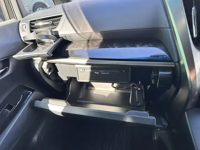 トヨタ アルファード S タイプゴールドⅢ 宮城県 2022(令4)年 5.8万km ホワイトパールクリスタルシャイン デジタルインナーミラー/セーフティセンス/・プリクラッシュセーフティ/・レーントレーシングアシスト/・ロードサインアシスト/・アダプティブハイビームシステム/・レーダークルーズコントロール（全車速追従機能付）/ブラインドスポットモニター/パーキングサポートブレーキ（後方接近車両/前後方静止物）/純正12インチフリップダウンモニター（V12T-R68C）/9インチディスプレイオーディオ/・ナビ機能付/・CD/DVDデッキ/・フルセグTV/バックカメラ/ビルトインETC2.0/ドライブレコーダー/AC100V/100W電源/電動リアゲート/両側パワースライドドア/ハーフレザーシート/革巻きステアリング/ステアリングスイッチ/LEDイルミネーション機能付ブラック加飾3眼LEDヘッドランプ/フォグランプ/オートライト/スマートキー＆プッシュスタート/スペアキー/電動格納ミラー/純正18インチAW/純正フロアマット/純正ドアバイザー/W/サイド/カーテンエアバッグ/取扱説明書/保証書