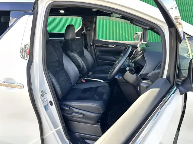 トヨタ アルファード S タイプゴールドⅢ 宮城県 2022(令4)年 5.8万km ホワイトパールクリスタルシャイン デジタルインナーミラー/セーフティセンス/・プリクラッシュセーフティ/・レーントレーシングアシスト/・ロードサインアシスト/・アダプティブハイビームシステム/・レーダークルーズコントロール（全車速追従機能付）/ブラインドスポットモニター/パーキングサポートブレーキ（後方接近車両/前後方静止物）/純正12インチフリップダウンモニター（V12T-R68C）/9インチディスプレイオーディオ/・ナビ機能付/・CD/DVDデッキ/・フルセグTV/バックカメラ/ビルトインETC2.0/ドライブレコーダー/AC100V/100W電源/電動リアゲート/両側パワースライドドア/ハーフレザーシート/革巻きステアリング/ステアリングスイッチ/LEDイルミネーション機能付ブラック加飾3眼LEDヘッドランプ/フォグランプ/オートライト/スマートキー＆プッシュスタート/スペアキー/電動格納ミラー/純正18インチAW/純正フロアマット/純正ドアバイザー/W/サイド/カーテンエアバッグ/取扱説明書/保証書