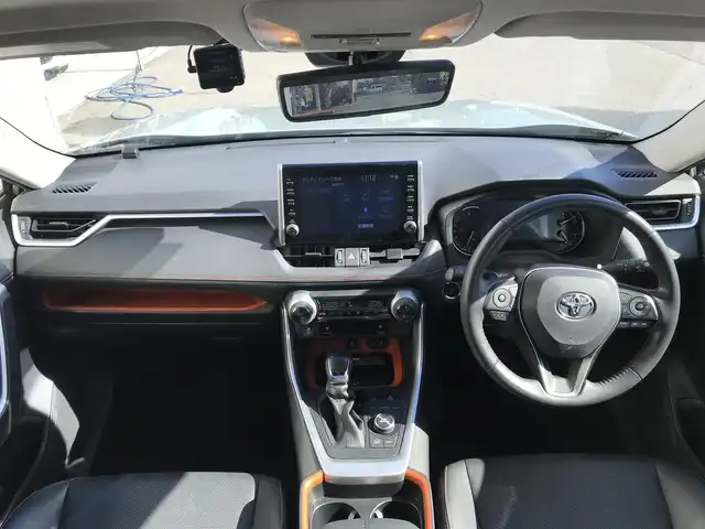 トヨタ ＲＡＶ４ アドベンチャー 富山県 2021(令3)年 6.8万km アーバンカーキ メーカーオプション10.5インチナビ【Bluetooth USB】/デジタルインナーミラー/置くだけ充電/全方位カメラ/ビルトインETC2.0/ドライブレコーダー/レーダークルーズコントール/トヨタセーフティセンス/　・リアクロストラフィックアラート/　・パーキングサポートブレーキ/　・ブラインドスポットモニター/　・ロードサインアシスト/　・衝突軽減/　・レーンキープアシスト/クリアランスソナー/ブレーキホールド　/LEDヘッドライト/オートライト/オートマチックハイビーム/フォグランプ/ステアリングリモコン/ステアリングヒーター/パワーシート/前席シートヒーター/前席エアーシート/ワイパーデアイサー/オート電格ミラー/クリアランスソナー/禁煙車