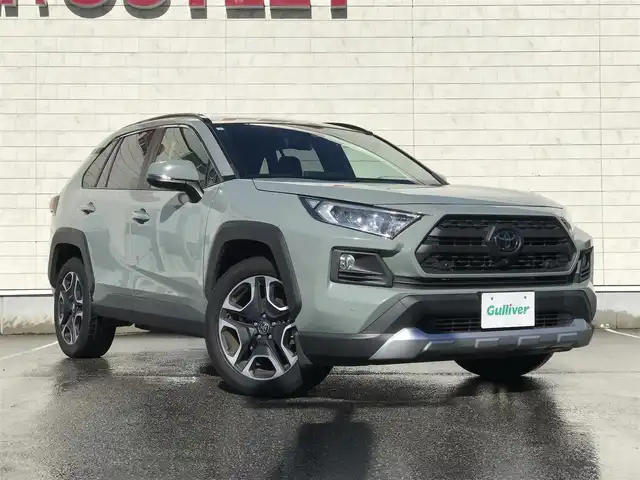 トヨタ ＲＡＶ４ アドベンチャー 富山県 2021(令3)年 6.8万km アーバンカーキ メーカーオプション10.5インチナビ【Bluetooth USB】/デジタルインナーミラー/置くだけ充電/全方位カメラ/ビルトインETC2.0/ドライブレコーダー/レーダークルーズコントール/トヨタセーフティセンス/　・リアクロストラフィックアラート/　・パーキングサポートブレーキ/　・ブラインドスポットモニター/　・ロードサインアシスト/　・衝突軽減/　・レーンキープアシスト/クリアランスソナー/ブレーキホールド　/LEDヘッドライト/オートライト/オートマチックハイビーム/フォグランプ/ステアリングリモコン/ステアリングヒーター/パワーシート/前席シートヒーター/前席エアーシート/ワイパーデアイサー/オート電格ミラー/クリアランスソナー/禁煙車