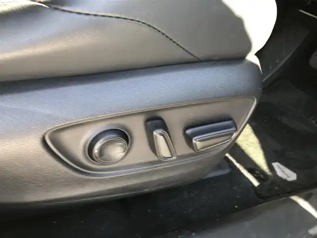 トヨタ ＲＡＶ４ アドベンチャー 富山県 2021(令3)年 6.8万km アーバンカーキ メーカーオプション10.5インチナビ【Bluetooth USB】/デジタルインナーミラー/置くだけ充電/全方位カメラ/ビルトインETC2.0/ドライブレコーダー/レーダークルーズコントール/トヨタセーフティセンス/　・リアクロストラフィックアラート/　・パーキングサポートブレーキ/　・ブラインドスポットモニター/　・ロードサインアシスト/　・衝突軽減/　・レーンキープアシスト/クリアランスソナー/ブレーキホールド　/LEDヘッドライト/オートライト/オートマチックハイビーム/フォグランプ/ステアリングリモコン/ステアリングヒーター/パワーシート/前席シートヒーター/前席エアーシート/ワイパーデアイサー/オート電格ミラー/クリアランスソナー/禁煙車