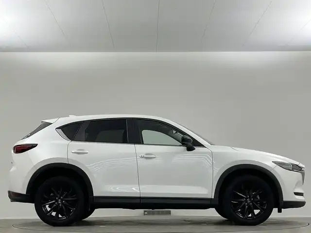 マツダ ＣＸ－５ 20S ブラックトーンED 埼玉県 2021(令3)年 4.3万km スノーフレイクホワイトパールマイカ 禁煙車　ＢＯＳＥサウンド　全方位カメラ　ＢＳＭ　ハーフレザーシート　パワーシート　ドラレコ　ＥＴＣ　衝突被害軽減　レーンキープアシスト　レーダークルーズコントロール　シートヒーター　ハンドルヒーター