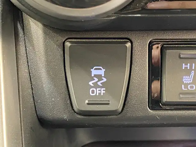 トヨタ ＲＡＶ４ G Zパッケージ 岐阜県 2020(令2)年 6.9万km ホワイトパールクリスタルシャイン 純正SDナビ/-BlueTooth/CD/DVD/フルセグTV/デジタルインナーミラー/ブラインドスポットモニター/社外ドライブレコーダー/ブレーキホールド/ステアリングヒーター/シートヒーター/ドライブモードセレクト/パワーバックドア/シートメモリー/パワーシート/ユピテル製レーダー探知機/LEDヘッドライト/ステアリングスイッチ/レザーシート/スマートキー/ETC/4WD