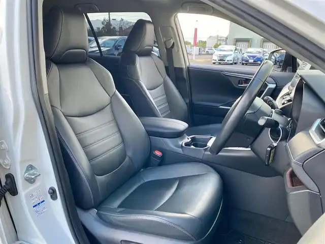 トヨタ ＲＡＶ４ G Zパッケージ 岐阜県 2020(令2)年 6.9万km ホワイトパールクリスタルシャイン 純正SDナビ/-BlueTooth/CD/DVD/フルセグTV/デジタルインナーミラー/ブラインドスポットモニター/社外ドライブレコーダー/ブレーキホールド/ステアリングヒーター/シートヒーター/ドライブモードセレクト/パワーバックドア/シートメモリー/パワーシート/ユピテル製レーダー探知機/LEDヘッドライト/ステアリングスイッチ/レザーシート/スマートキー/ETC/4WD