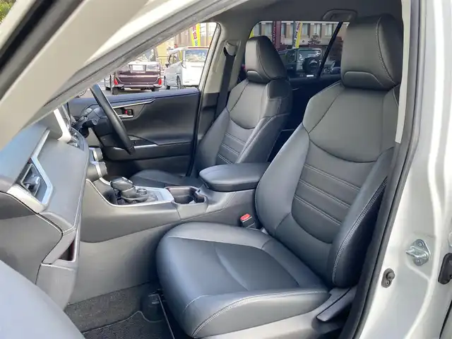 トヨタ ＲＡＶ４ G Zパッケージ 岐阜県 2020(令2)年 6.9万km ホワイトパールクリスタルシャイン 純正SDナビ/-BlueTooth/CD/DVD/フルセグTV/デジタルインナーミラー/ブラインドスポットモニター/社外ドライブレコーダー/ブレーキホールド/ステアリングヒーター/シートヒーター/ドライブモードセレクト/パワーバックドア/シートメモリー/パワーシート/ユピテル製レーダー探知機/LEDヘッドライト/ステアリングスイッチ/レザーシート/スマートキー/ETC/4WD