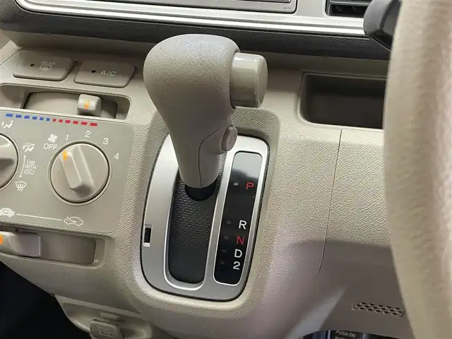 ホンダ ライフ G 岩手県 2011(平23)年 8.4万km ナイトホークブラックパール CDオーディオ/マニュアルエアコン/ウォッシャー付きリヤワイパー/EBD付ABS/ドアバイザー/純正ホイールキャップ/バックカメラ/ETC/エンジンスターター/純正フロアマット/ヘッドライトマニュアルレベライザー