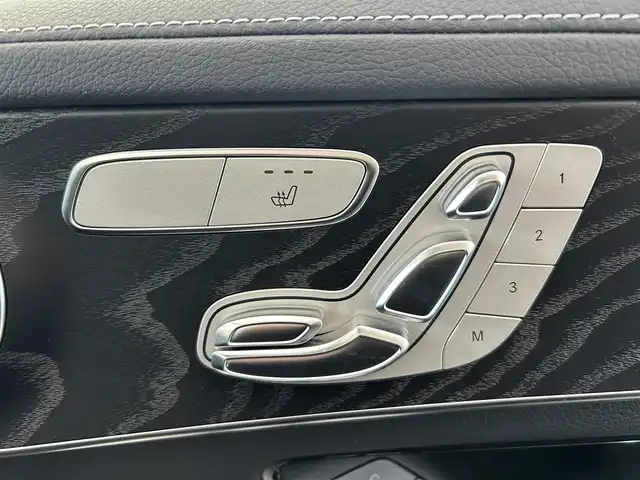 メルセデス・ベンツ ＧＬＣ２２０ d 4マチック クーペ スポーツラインED 埼玉県 2021(令3)年 1.6万km 黒 純正ナビ（Ｂｌｕｅｔｏｏｔｈ、フルセグＴＶ）/全方位カメラ/ＥＴＣ２．０/4WD/ワンオーナー/スペアキー１本/電動リアゲート/純正アルミホイール/レザーシート/Ｄ＋Ｎ席パワーシート/Ｄ＋Ｎ席シートヒーター/純正フロアマット/パドルシフト/クルコン/前後コーナーセンサー/LEDヘッド/横滑り防止装置/オートライト/レーンキープアシスト/ダブル＋サイドエアバッグ/保証書/取扱説明書