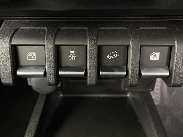 スズキ ジムニー シエラ JC 埼玉県 2024(令6)年 0.3万km ブルーイッシュブラックパール3 クルーズコントロール/車線逸脱警報/衝突軽減ブレーキ/クリアランスソナー/アイドリングストップ/ダウンヒルアシストコントロール/運転席・助手席シートヒーター/プッシュスタート/ステアリングリモコン/LEDヘッドライト/フロントフォグランプ/ウィンカーミラー/純正15インチアルミホイール