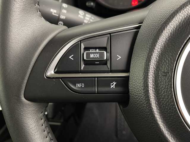 スズキ ジムニー シエラ JC 埼玉県 2024(令6)年 0.3万km ブルーイッシュブラックパール3 クルーズコントロール/車線逸脱警報/衝突軽減ブレーキ/クリアランスソナー/アイドリングストップ/ダウンヒルアシストコントロール/運転席・助手席シートヒーター/プッシュスタート/ステアリングリモコン/LEDヘッドライト/フロントフォグランプ/ウィンカーミラー/純正15インチアルミホイール