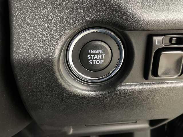 スズキ ジムニー シエラ JC 埼玉県 2024(令6)年 0.3万km ブルーイッシュブラックパール3 クルーズコントロール/車線逸脱警報/衝突軽減ブレーキ/クリアランスソナー/アイドリングストップ/ダウンヒルアシストコントロール/運転席・助手席シートヒーター/プッシュスタート/ステアリングリモコン/LEDヘッドライト/フロントフォグランプ/ウィンカーミラー/純正15インチアルミホイール