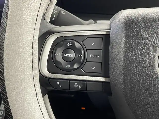 ダイハツ タント カスタム RS 埼玉県 2021(令3)年 2.1万km シャイニングホワイトパール 純正9インチSDナビ/DTV/DVD/CD/BT/SD/USB/HDMI/iPod/スマートアシスト/アダプティブクルーズコントロール/レーンキープアシスト/コーナーセンサー/ハーフレザーシート/前席シートヒーター/両側パワースライドドア/バックカメラ/オートライト/ドライブレコーダー前方/ビルトインETC/ドアバイザー/プッシュスタート/スマートキー