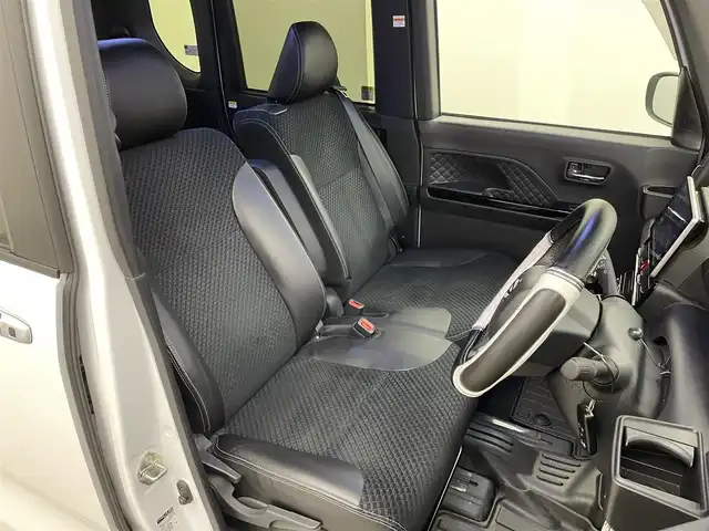 ダイハツ タント カスタム RS 埼玉県 2021(令3)年 2.1万km シャイニングホワイトパール 純正9インチSDナビ/DTV/DVD/CD/BT/SD/USB/HDMI/iPod/スマートアシスト/アダプティブクルーズコントロール/レーンキープアシスト/コーナーセンサー/ハーフレザーシート/前席シートヒーター/両側パワースライドドア/バックカメラ/オートライト/ドライブレコーダー前方/ビルトインETC/ドアバイザー/プッシュスタート/スマートキー