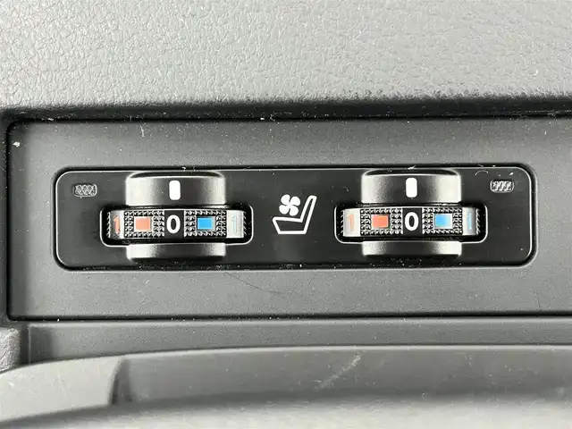 レクサス ＲＸ 450h バージョンL 福岡県 2014(平26)年 5.6万km ホワイトパールクリスタルシャイン 純正ナビ（ＢＴ，フルセグＴＶ）　/バックカメラ　/ビルトインＥＴＣ　/クルーズコントロール　/パワーバックドア　/ヘッドライトウォッシャー　/シートヒーター／ベンチレーション　/ステアリングヒーター　/パワーシート