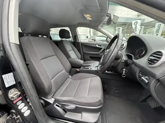 アウディ Ａ３ スポーツバック 1．4 TFSI 岡山県 2008(平20)年 7.2万km ファントムブラックパールエフェクト 登録時走行距離71774キロ/純正HDDナビ/AM/FM/TV/BT/CD/SD/横滑り防止装置/オートライト/純正16インチAW/スマートキー/HIDヘッドライト/ドライブレコーダー/ETC