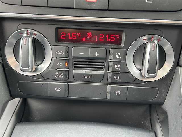 アウディ Ａ３ スポーツバック 1．4 TFSI 岡山県 2008(平20)年 7.2万km ファントムブラックパールエフェクト 登録時走行距離71774キロ/純正HDDナビ/AM/FM/TV/BT/CD/SD/横滑り防止装置/オートライト/純正16インチAW/スマートキー/HIDヘッドライト/ドライブレコーダー/ETC