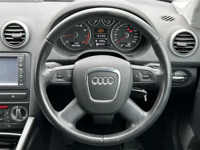 アウディ Ａ３ スポーツバック 1．4 TFSI 岡山県 2008(平20)年 7.2万km ファントムブラックパールエフェクト 登録時走行距離71774キロ/純正HDDナビ/AM/FM/TV/BT/CD/SD/横滑り防止装置/オートライト/純正16インチAW/スマートキー/HIDヘッドライト/ドライブレコーダー/ETC