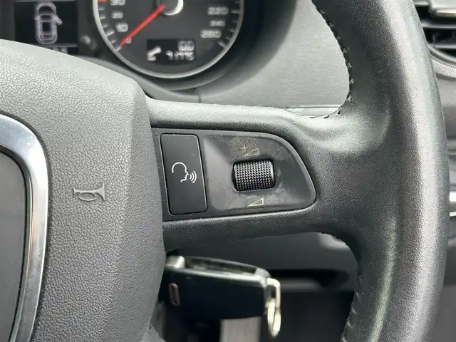 アウディ Ａ３ スポーツバック 1．4 TFSI 岡山県 2008(平20)年 7.2万km ファントムブラックパールエフェクト 登録時走行距離71774キロ/純正HDDナビ/AM/FM/TV/BT/CD/SD/横滑り防止装置/オートライト/純正16インチAW/スマートキー/HIDヘッドライト/ドライブレコーダー/ETC