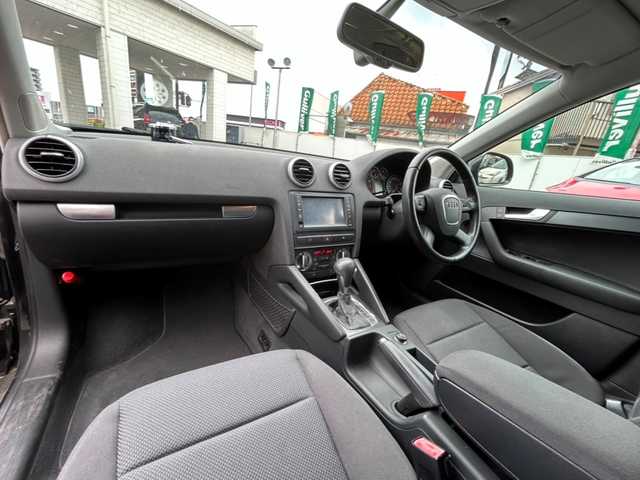 アウディ Ａ３ スポーツバック 1．4 TFSI 岡山県 2008(平20)年 7.2万km ファントムブラックパールエフェクト 登録時走行距離71774キロ/純正HDDナビ/AM/FM/TV/BT/CD/SD/横滑り防止装置/オートライト/純正16インチAW/スマートキー/HIDヘッドライト/ドライブレコーダー/ETC