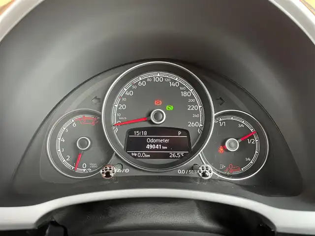 フォルクスワーゲン ザ・ビートル ハッシュタグピンクビートル 愛知県 2016(平28)年 4.9万km ピンク スマートエントリー /プッシュスタート /純正ナビ /バックカメラ/フルセグTV /Bluetooth /リアスポイラー /HIDヘッドライト　/ＭＴモード付ＡＴ　/クルーズコントロール　/ＥＴＣ/ドラレコ/スマートキー