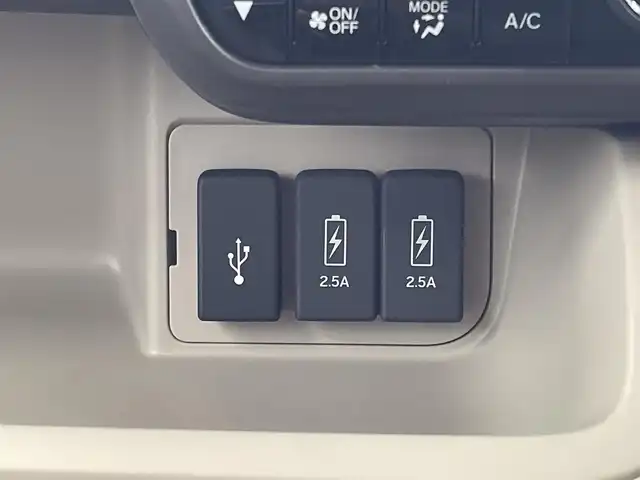 ホンダ Ｎ ＢＯＸ G L ホンダセンシング 愛媛県 2020(令2)年 0.8万km プラチナホワイトパール ホンダセンシング/衝突被害軽減ブレーキ/レーンキープアシスト/前後誤発進抑制機能/ロードサインアシスト/アダプティブクルーズコントロール/ハイビームアシスト/純正7インチナビ/　CD/DVD／Bluetooth/フルセグTV/バックカメラ/純正前方ドライブレコーダー/ビルトインETC/左側パワースライドドア/オートライト/LEDヘッドライト/ステアリングスイッチ/電動格納ミラー