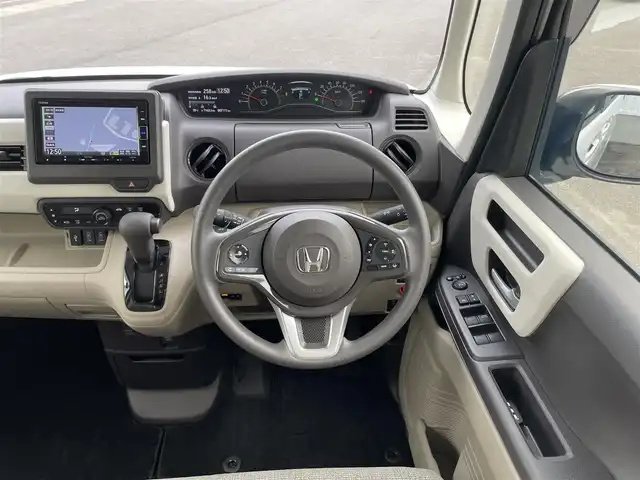ホンダ Ｎ ＢＯＸ G L ホンダセンシング 愛媛県 2020(令2)年 0.8万km プラチナホワイトパール ホンダセンシング/衝突被害軽減ブレーキ/レーンキープアシスト/前後誤発進抑制機能/ロードサインアシスト/アダプティブクルーズコントロール/ハイビームアシスト/純正7インチナビ/　CD/DVD／Bluetooth/フルセグTV/バックカメラ/純正前方ドライブレコーダー/ビルトインETC/左側パワースライドドア/オートライト/LEDヘッドライト/ステアリングスイッチ/電動格納ミラー