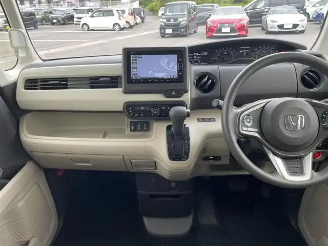 ホンダ Ｎ ＢＯＸ G L ホンダセンシング 愛媛県 2020(令2)年 0.8万km プラチナホワイトパール ホンダセンシング/衝突被害軽減ブレーキ/レーンキープアシスト/前後誤発進抑制機能/ロードサインアシスト/アダプティブクルーズコントロール/ハイビームアシスト/純正7インチナビ/　CD/DVD／Bluetooth/フルセグTV/バックカメラ/純正前方ドライブレコーダー/ビルトインETC/左側パワースライドドア/オートライト/LEDヘッドライト/ステアリングスイッチ/電動格納ミラー