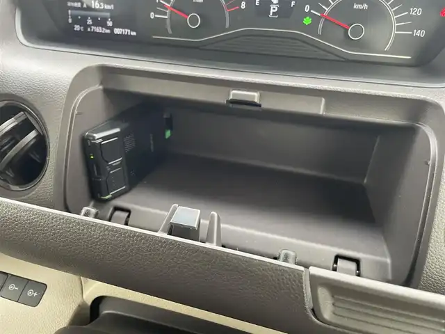 ホンダ Ｎ ＢＯＸ G L ホンダセンシング 愛媛県 2020(令2)年 0.8万km プラチナホワイトパール ホンダセンシング/衝突被害軽減ブレーキ/レーンキープアシスト/前後誤発進抑制機能/ロードサインアシスト/アダプティブクルーズコントロール/ハイビームアシスト/純正7インチナビ/　CD/DVD／Bluetooth/フルセグTV/バックカメラ/純正前方ドライブレコーダー/ビルトインETC/左側パワースライドドア/オートライト/LEDヘッドライト/ステアリングスイッチ/電動格納ミラー