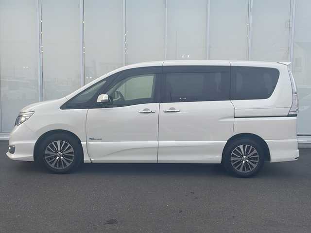 日産 セレナ ハイウェイS S HV Aセーフ 神奈川県 2014(平26)年 6.6万km ブリリアントホワイトパール 純正ＳＤナビＴＶ　CD/DVD/Bluetooth/両側パワースライドドア　/フリップダウンモニター　/アラウンドビューモニター　/前後コーナーセンサー　/クルーズコントロール　/純正ホイール　/純正フロアマット　/シートバックテーブル/衝突被害軽減システム/レーンキープアシスト/ETC