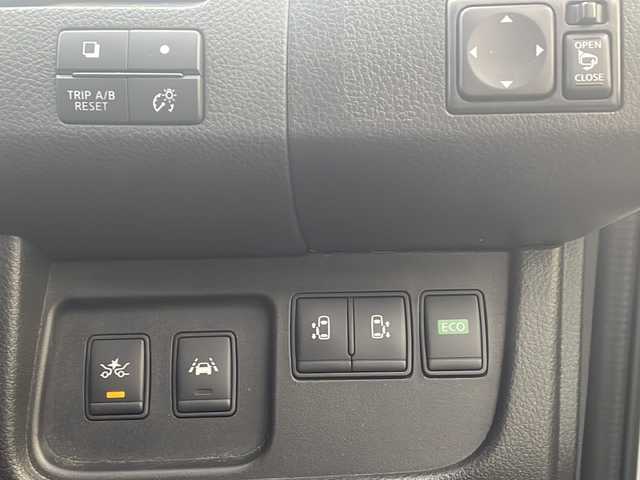 日産 セレナ ハイウェイS S HV Aセーフ 愛知県 2014(平26)年 6.6万km ブリリアントホワイトパール 純正ＳＤナビＴＶ　CD/DVD/Bluetooth/両側パワースライドドア　/フリップダウンモニター　/アラウンドビューモニター　/前後コーナーセンサー　/クルーズコントロール　/純正ホイール　/純正フロアマット　/シートバックテーブル/衝突被害軽減システム/レーンキープアシスト/ETC